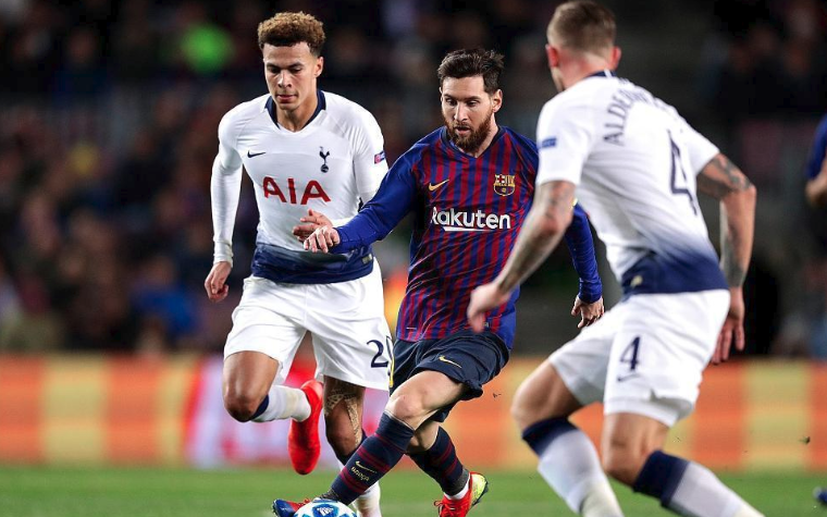 九游官网-阿贾克斯发布备战花絮；赛前内部沟通；德国杯任务艰巨；资深球员宣示担当(阿贾克斯对阵费耶诺德)